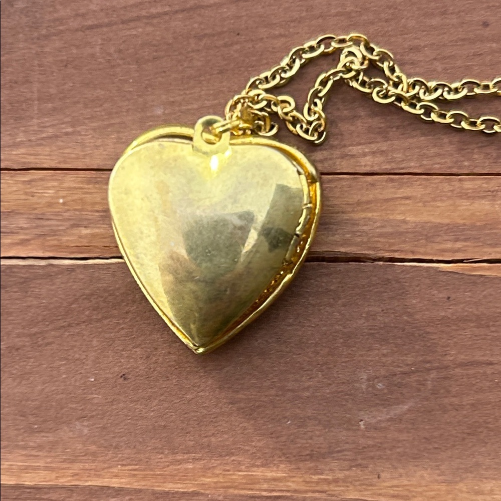 Vintage Gold Heart 'Mom' Locket Necklace with Red Accents - Picture 4 of 8